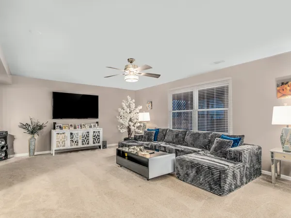 $399,900 | 1811 Cumberland Drive, Plainfield, IL 60586