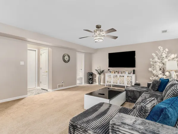 $399,900 | 1811 Cumberland Drive, Plainfield, IL 60586