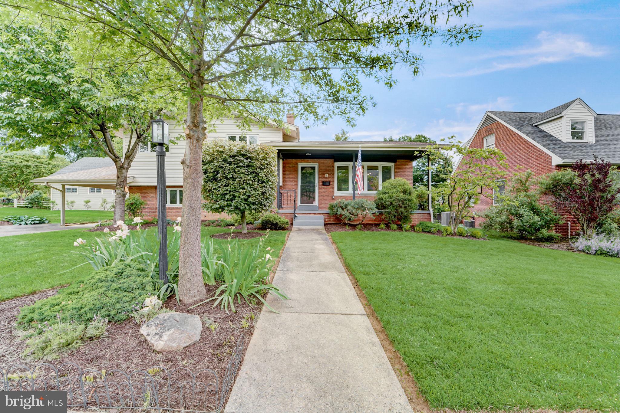 302 Fairview Avenue Frederick, MD 21701 - Photo 5 of 64