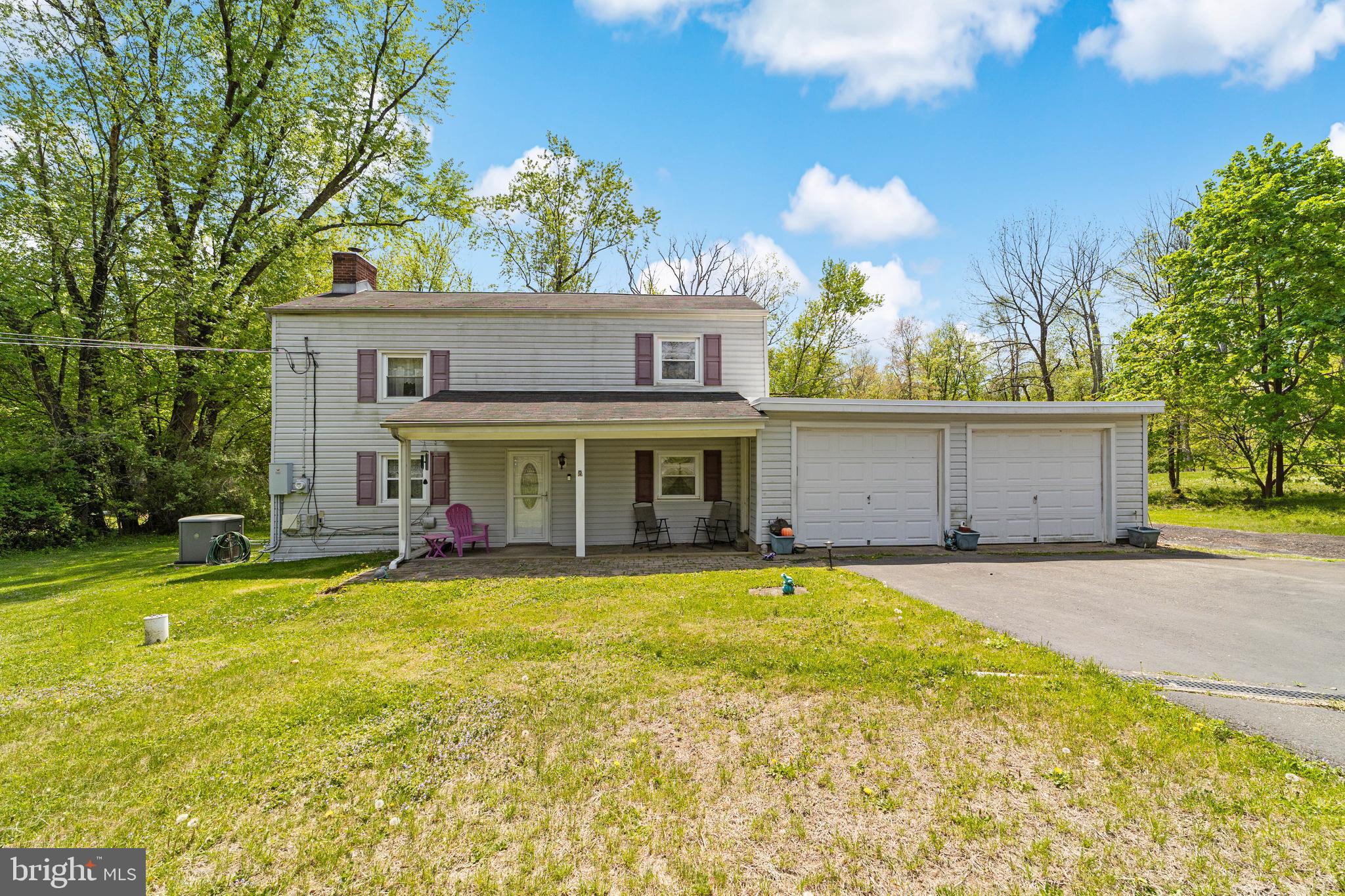 3 Snydertown Road Hopewell, NJ 08525 - Photo 4 of 25 a view of a house with swimming pool and a yard