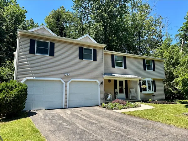$445,500 | 902 Copper Kettle Road, Webster, NY 14580