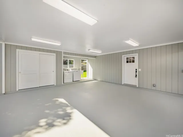 $2,500,000 | 1091 Alahaki Street, Kailua, HI 96734