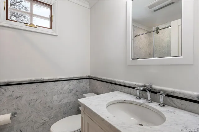 a living room with lots of furniture and rug