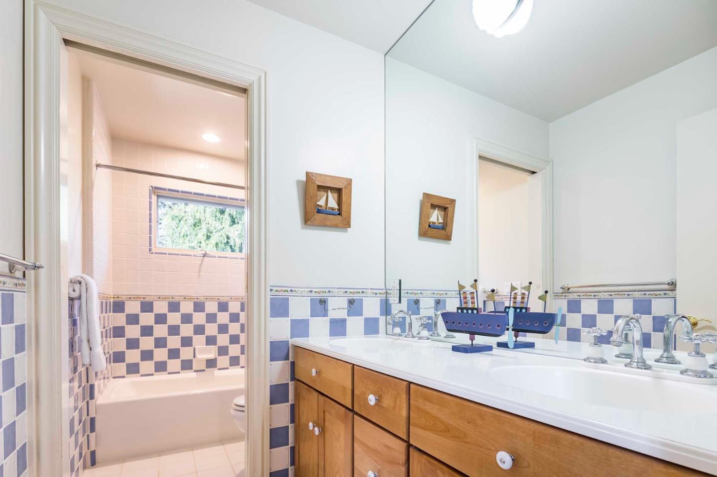 11491 Old Ranch Road Los Altos Hills, CA 94024 - Photo 41 of 52