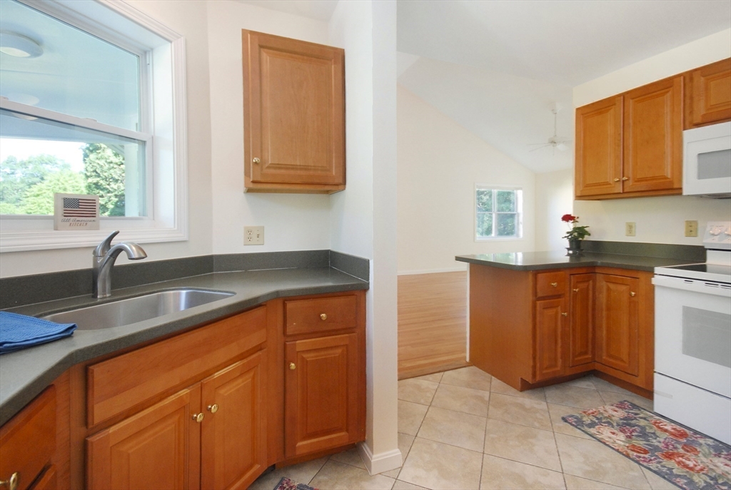 150 North Road, Unit 10 Sudbury, MA 01776 - Photo 10 of 40