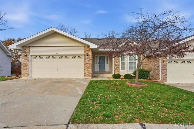 $350,000 | 903 Palmer Court, Unit 3, Lake St. Louis, MO 63367
