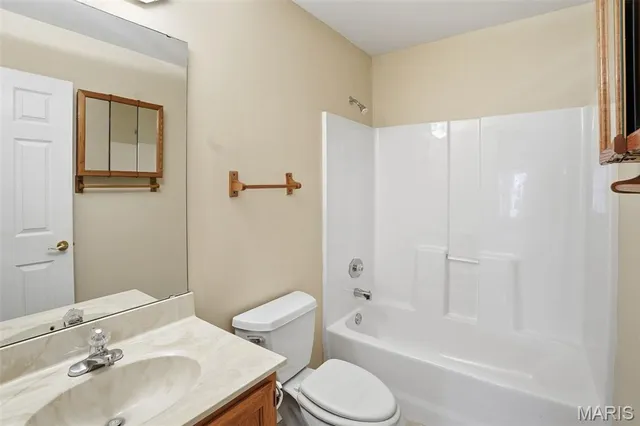 $350,000 | 903 Palmer Court, Unit 3, Lake St. Louis, MO 63367