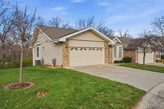 $350,000 | 903 Palmer Court, Unit 3, Lake St. Louis, MO 63367