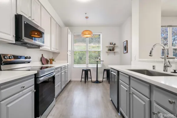 $749,000 | 1 Crescent Way, Unit 1215, San Francisco, CA 94134