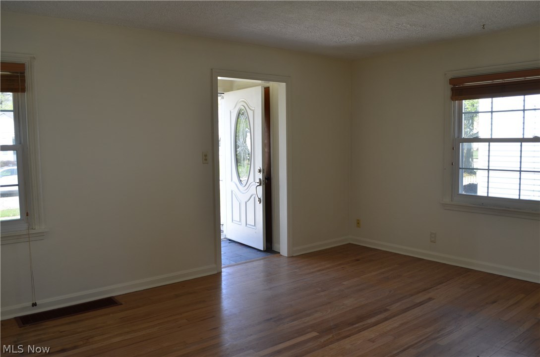23477 Marion Road North Olmsted, OH 44070 - Photo 3 of 18
