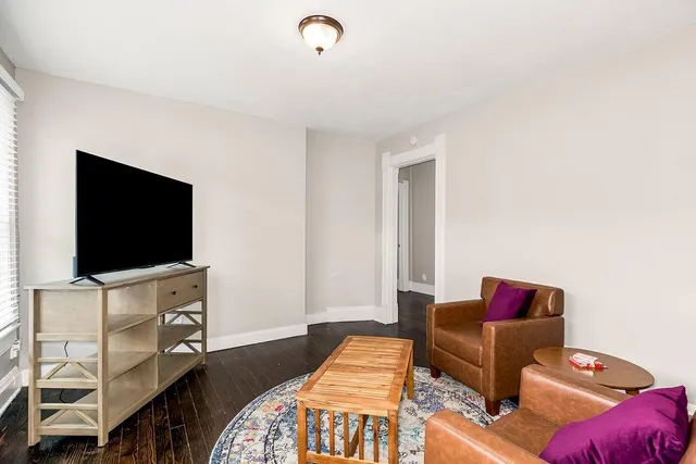 $600,000 | 3951 Warwick Boulevard, Kansas City, MO 64111