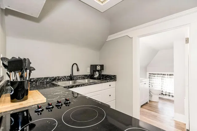 $600,000 | 3951 Warwick Boulevard, Kansas City, MO 64111