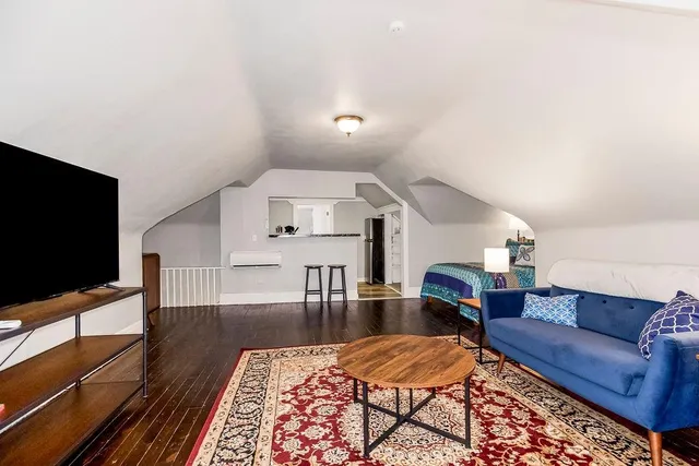 $600,000 | 3951 Warwick Boulevard, Kansas City, MO 64111