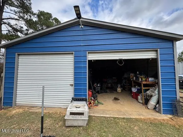 $300,000 | 401 Carpenter Street, Utica, MS 39175