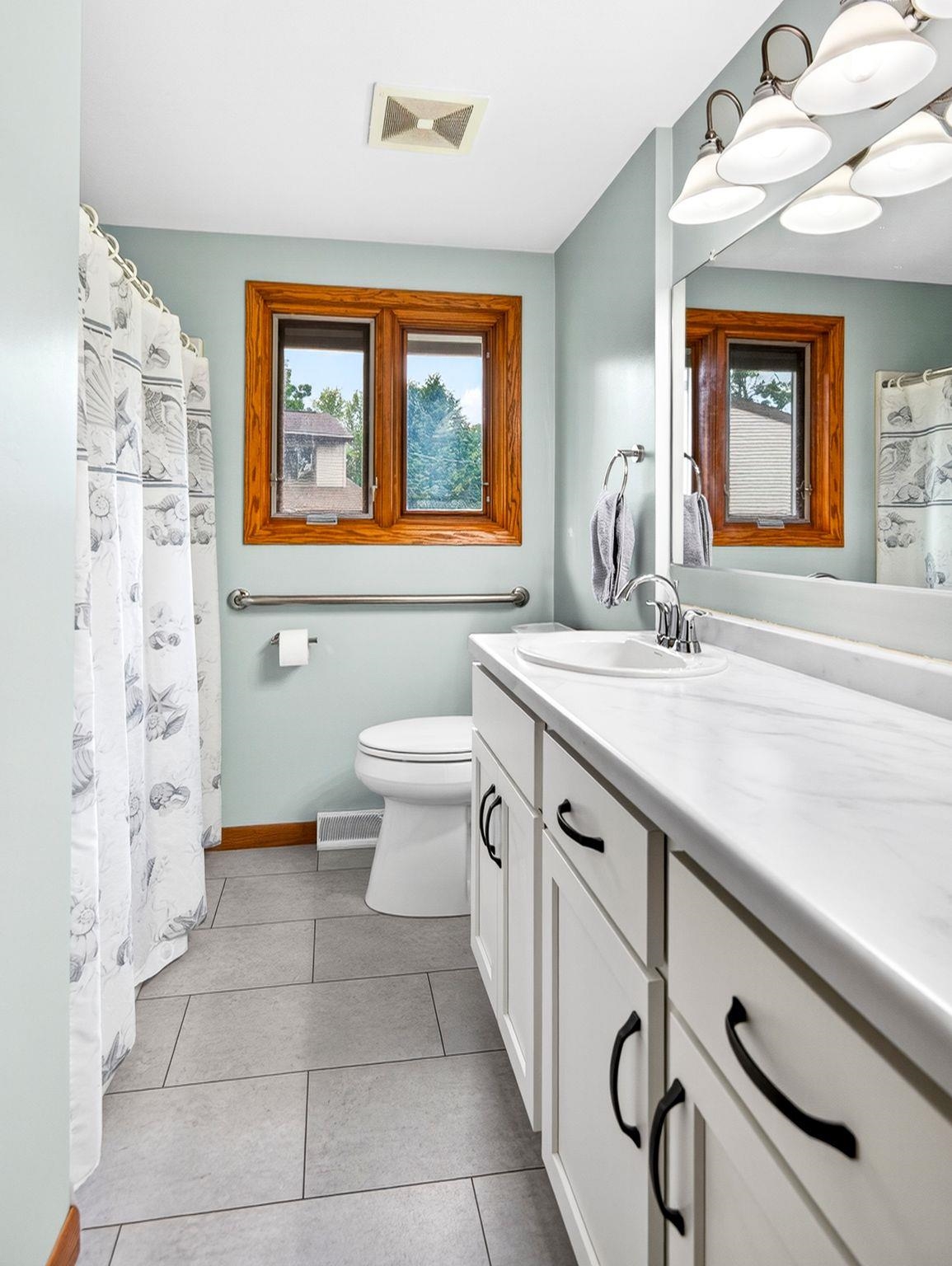 1280 Frances Way Menasha, WI 54952 - Photo 12 of 36