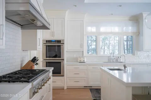 $8,050,000 | 7 Indian Head Road, Riverside, CT 06878