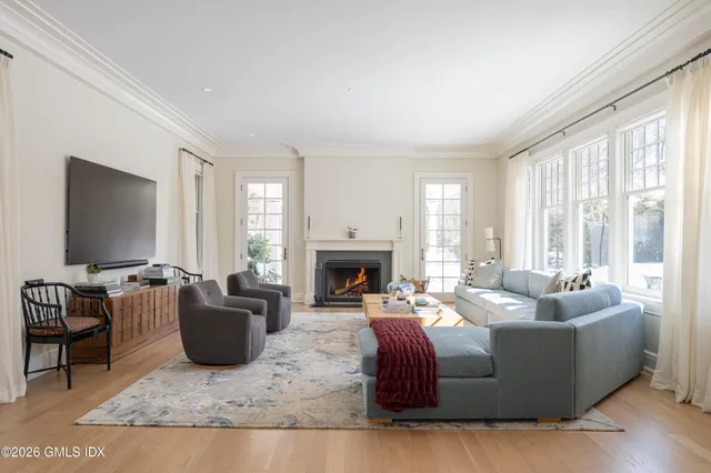 $8,050,000 | 7 Indian Head Road, Riverside, CT 06878