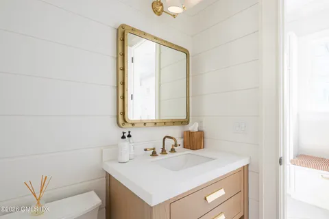 $8,050,000 | 7 Indian Head Road, Riverside, CT 06878