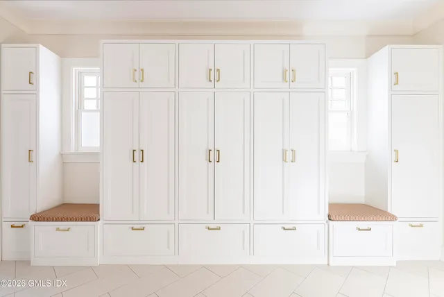 $8,050,000 | 7 Indian Head Road, Riverside, CT 06878