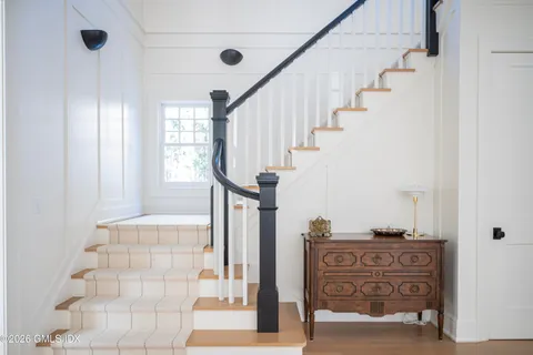 $8,050,000 | 7 Indian Head Road, Riverside, CT 06878