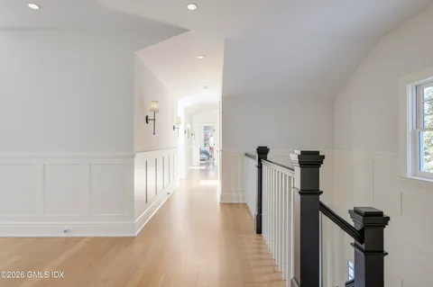 $8,050,000 | 7 Indian Head Road, Riverside, CT 06878