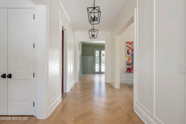 $8,050,000 | 7 Indian Head Road, Riverside, CT 06878