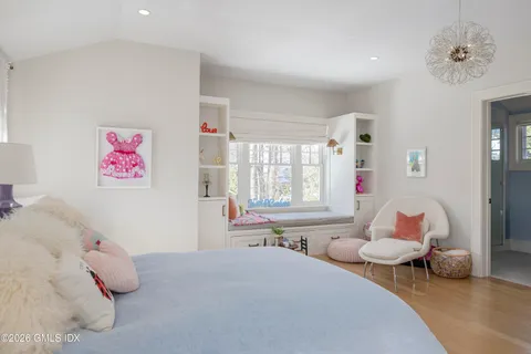 $8,050,000 | 7 Indian Head Road, Riverside, CT 06878