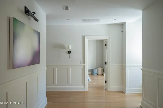 $8,050,000 | 7 Indian Head Road, Riverside, CT 06878