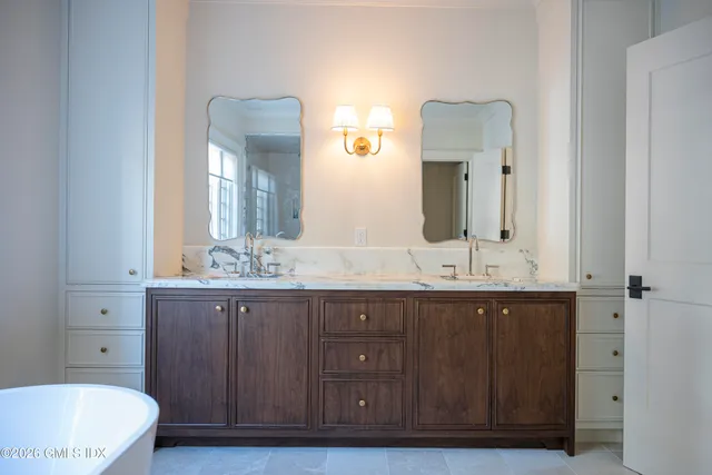 $8,050,000 | 7 Indian Head Road, Riverside, CT 06878