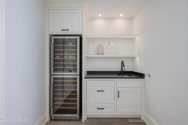 $8,050,000 | 7 Indian Head Road, Riverside, CT 06878