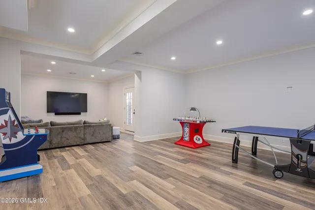 $8,050,000 | 7 Indian Head Road, Riverside, CT 06878