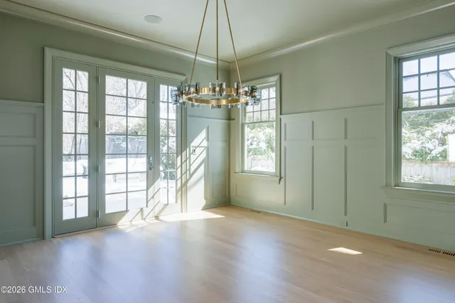 $8,050,000 | 7 Indian Head Road, Riverside, CT 06878