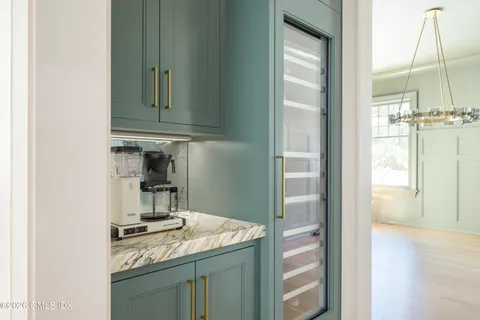 $8,050,000 | 7 Indian Head Road, Riverside, CT 06878