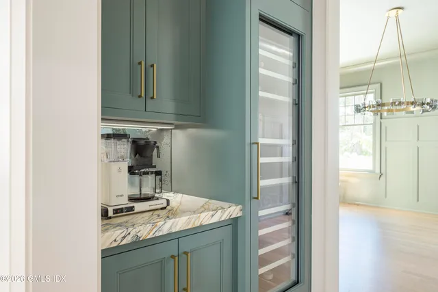 $8,050,000 | 7 Indian Head Road, Riverside, CT 06878