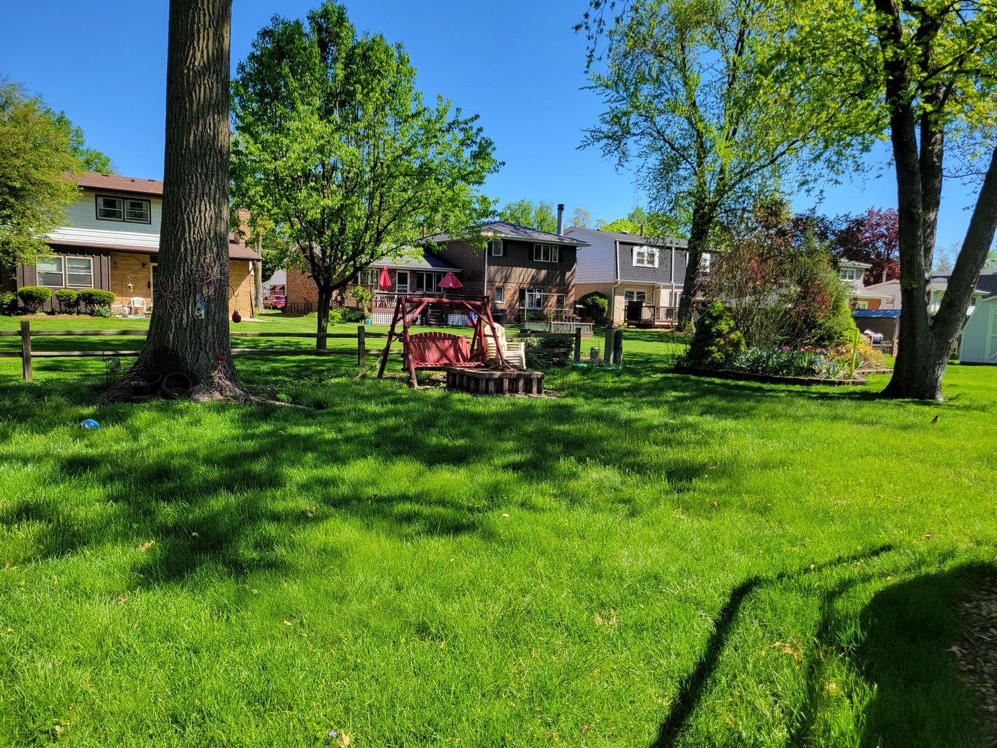 1322 Elder Road Homewood, IL 60430 - Photo 4 of 27 a view of a house with a yard