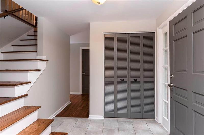 761 Thompson Run Road Pittsburgh, PA 15237 - Photo 2 of 25 Gallery Image 2