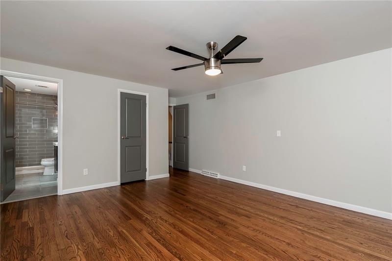 761 Thompson Run Road Pittsburgh, PA 15237 - Photo 20 of 25 Gallery Image 20