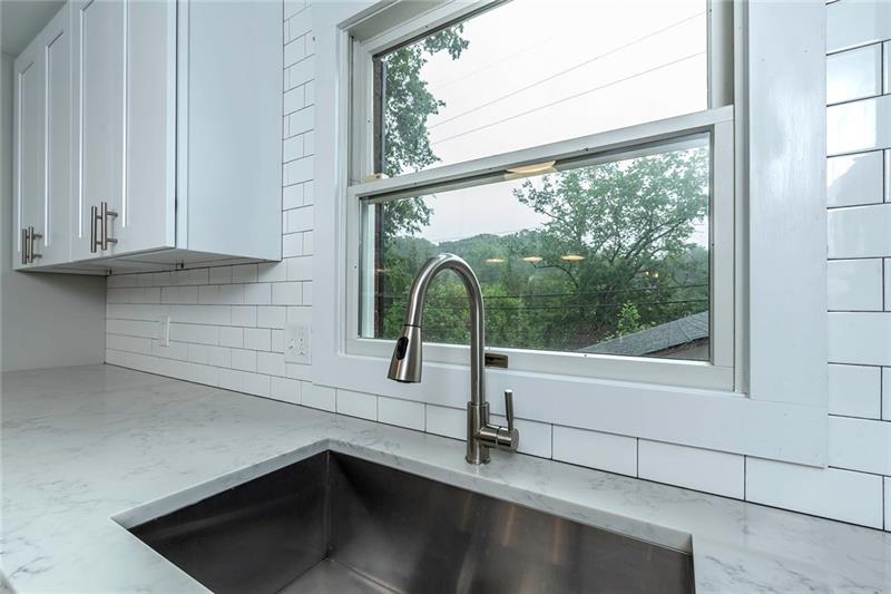761 Thompson Run Road Pittsburgh, PA 15237 - Photo 5 of 25 Gallery Image 5
