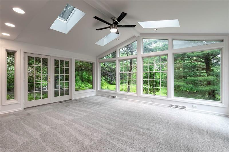 761 Thompson Run Road Pittsburgh, PA 15237 - Photo 8 of 25 Gallery Image 8