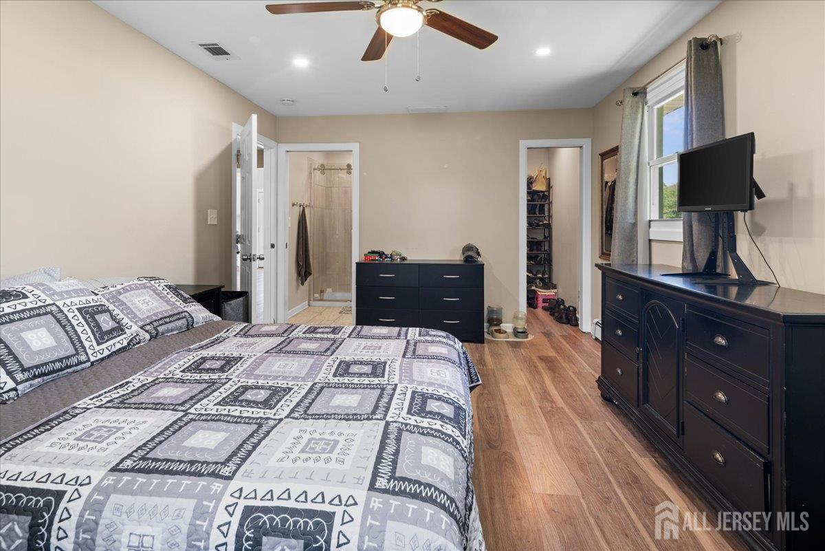 5 Applegate Road Jobstown, NJ 08041 - Photo 13 of 34 a bed room with a bed and a television
