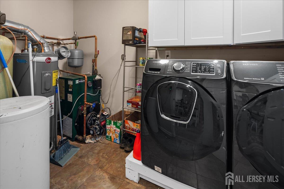 5 Applegate Road Jobstown, NJ 08041 - Photo 23 of 34 a utility room with dryer and washer
