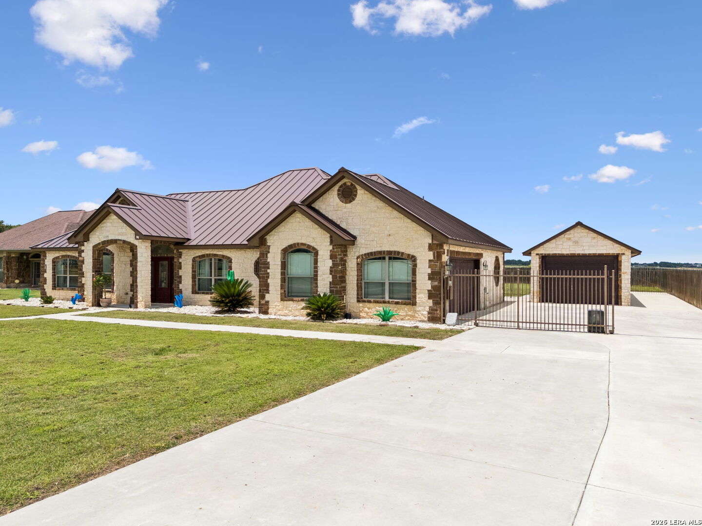 324 Kimbrough Road Seguin, TX 78155 - Photo 4 of 61