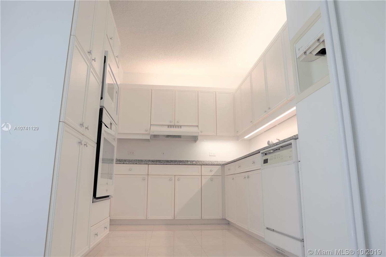 8855 Collins Avenue, Unit 5J Surfside, FL 33154 - Photo 13 of 33