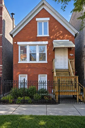 $2,350 | 2137 West Rice Street, Unit 1, Chicago, IL 60622
