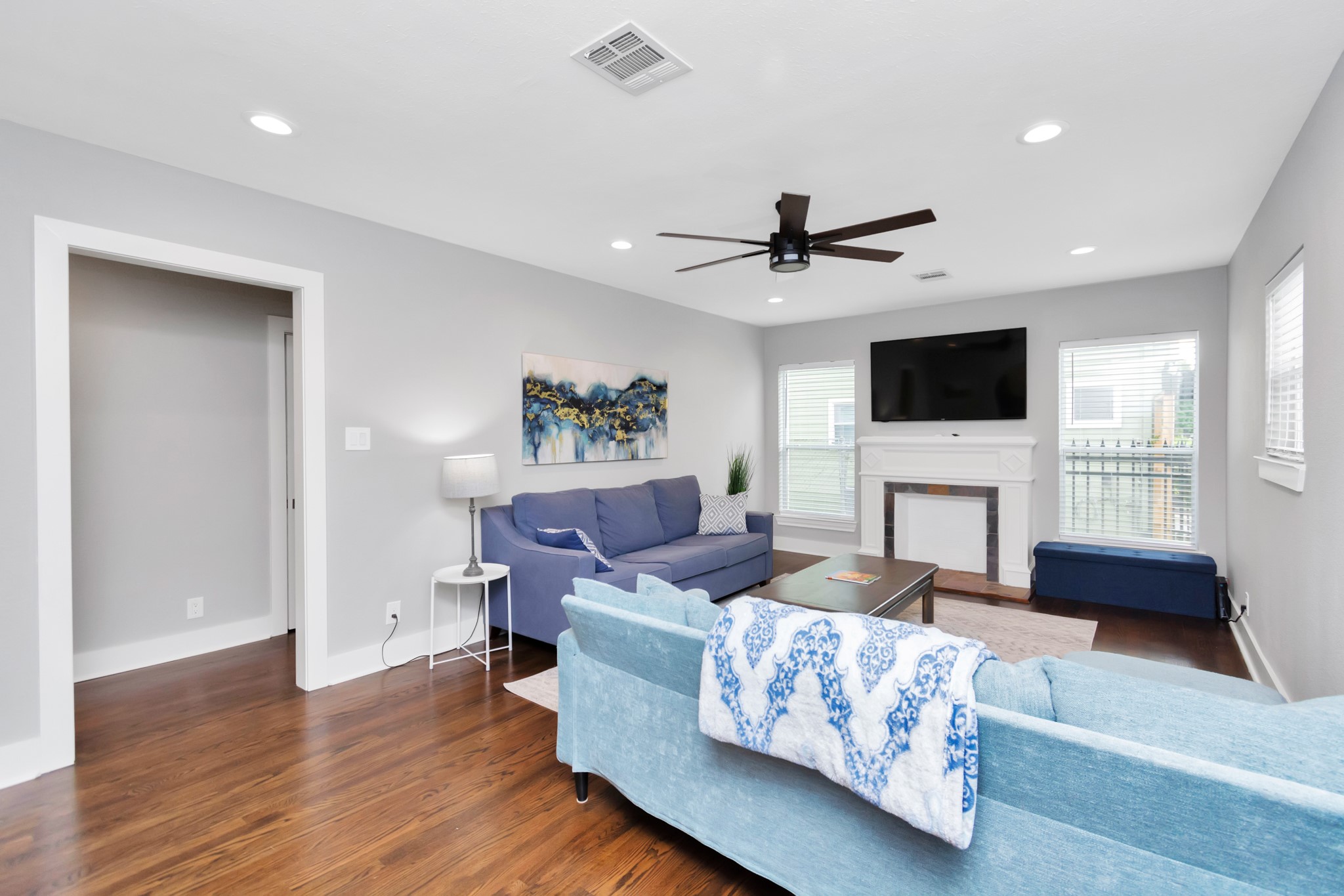 3315 Rosedale Street Houston, TX 77004 - Photo 6 of 32 Living room