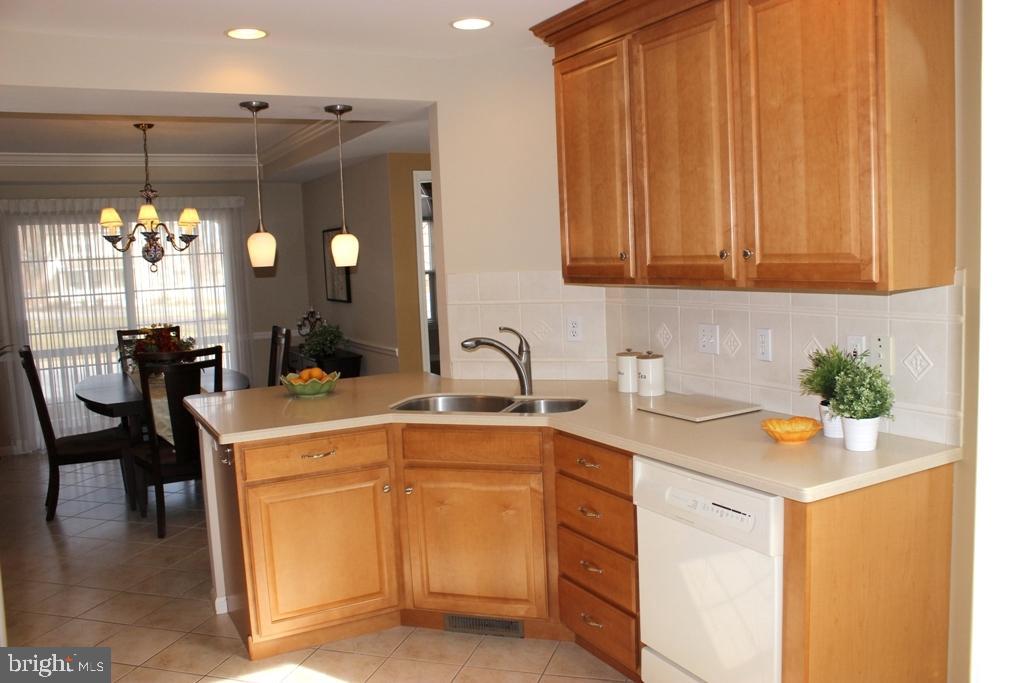 1021 Kent Garden Lititz, PA 17543 - Photo 11 of 30