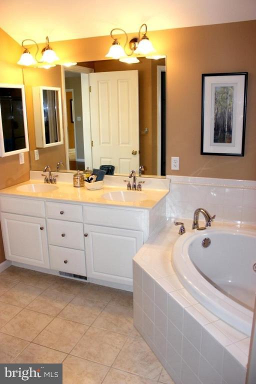 1021 Kent Garden Lititz, PA 17543 - Photo 23 of 30