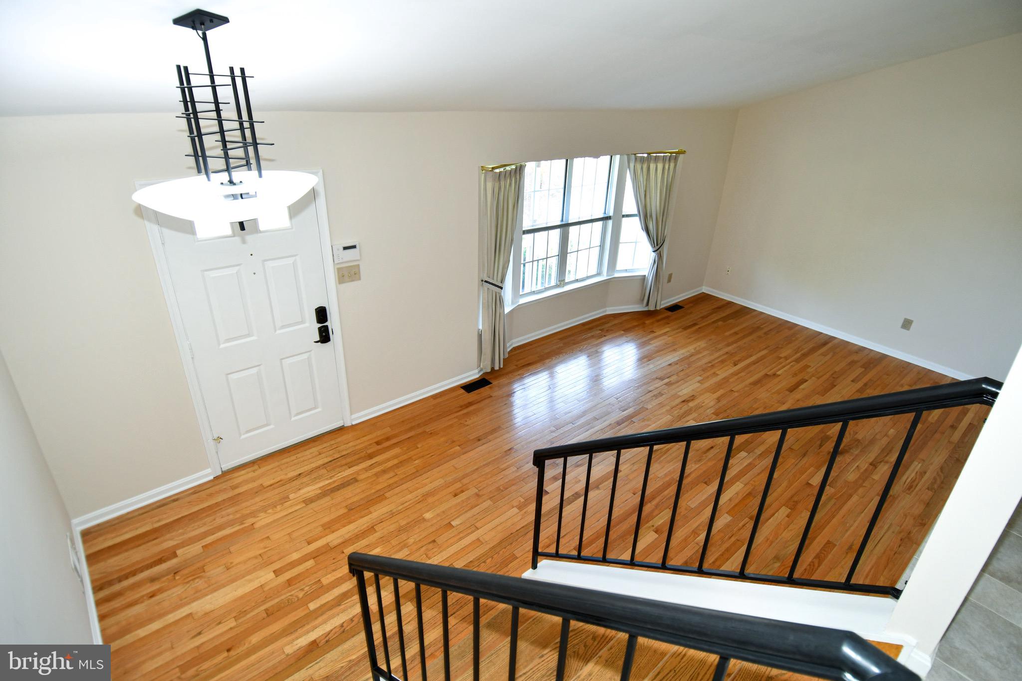 11061 Tottenham Lane Reston, VA 20194 - Photo 13 of 89