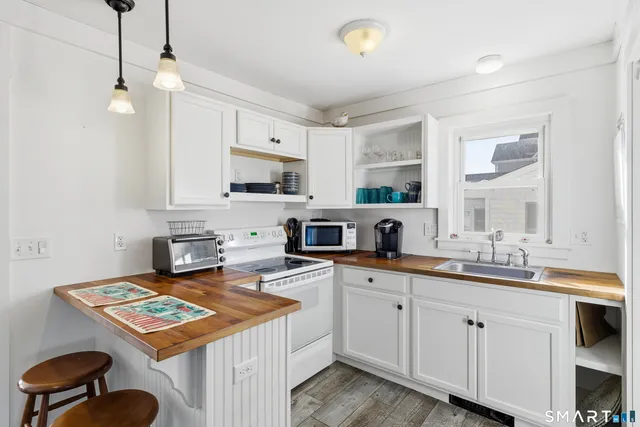 $649,900 | 49 Uncas Road, Clinton, CT 06413