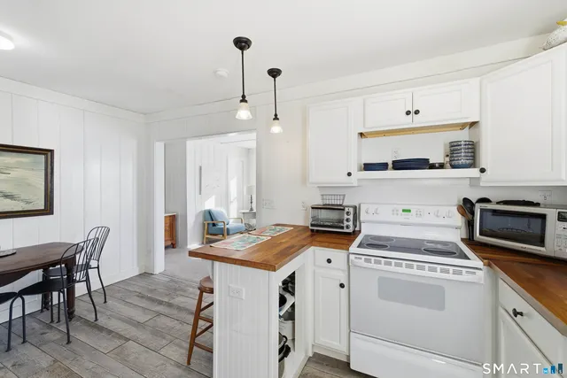 $649,900 | 49 Uncas Road, Clinton, CT 06413